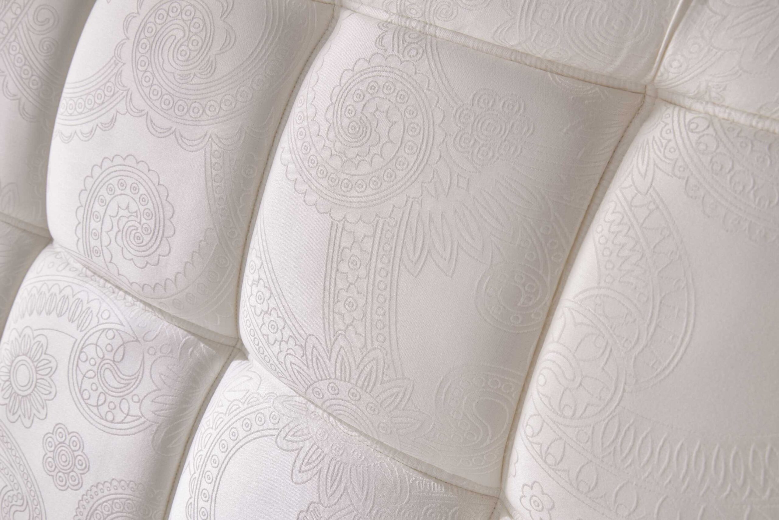 Donación a AYAC y Amanecer Infantil con motivo de la «semana del sueño»