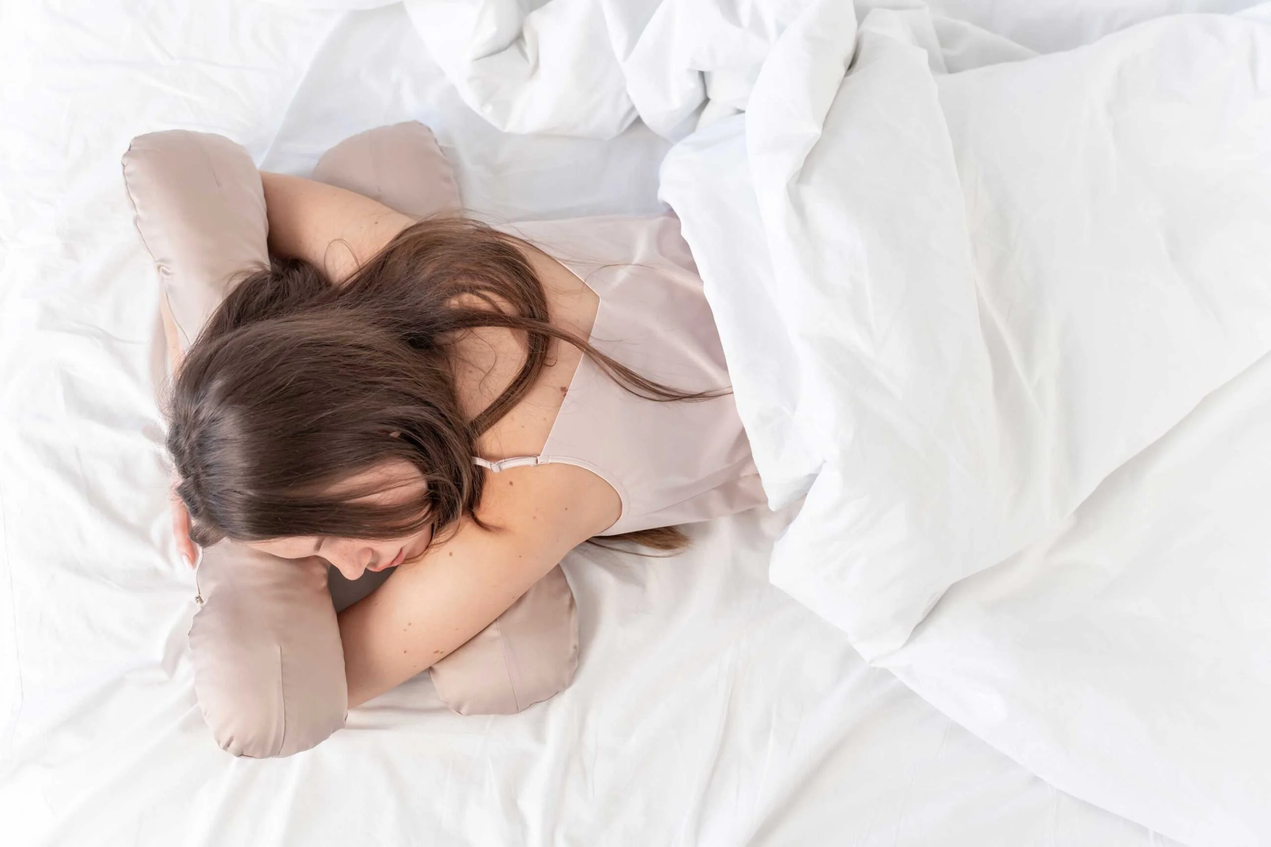 Riesgos de dormir boca abajo